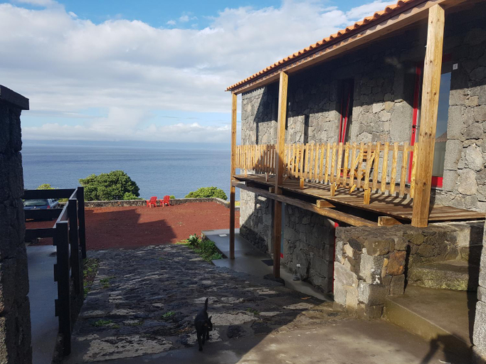 Others 5, Sara Village, São Roque do Pico