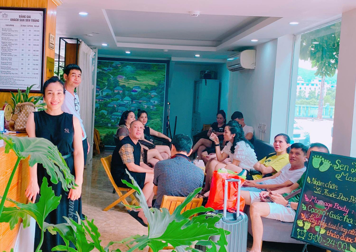 Public Area 2, Sen Trang Hotel, Lào Cai