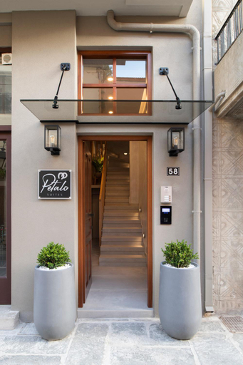Entrance, Petalo Suites, Crete