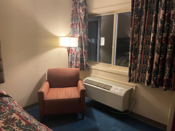 Others 4, Dollinger's Motor Inn, Orleans