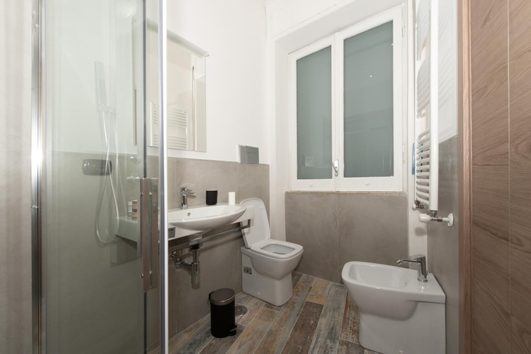 Bathroom 5, Urban Rooms Salerno, Salerno