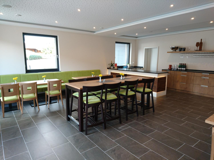 Others 5, Wein-Quartier Leo Pazen, Bernkastel-Wittlich