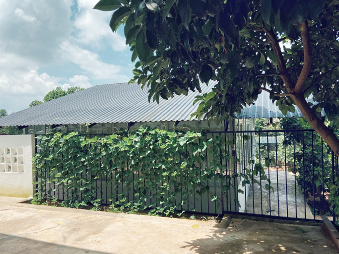 Exterior 17