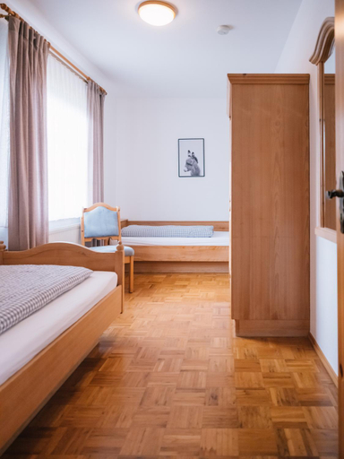 Bedroom 3, Landhaus Weber, Odenwaldkreis