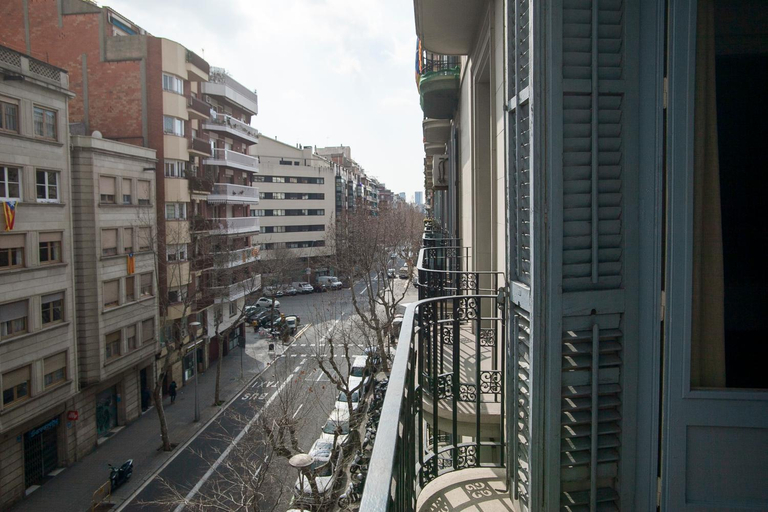3, SAGRADA FAMILIA · Sagrada Familia Luxury Flat for 6, Barcelona