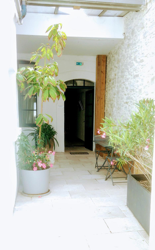Exterior view, A l'ombre des remparts, Aude