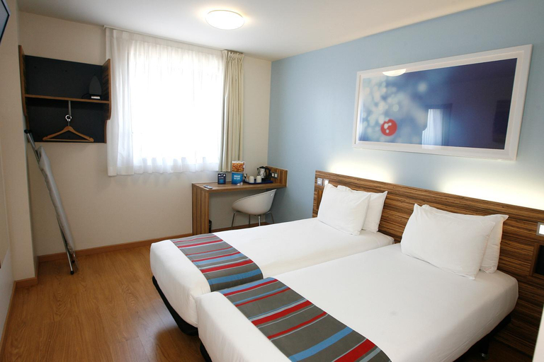 Bedroom 2, Travelodge Valencia Aeropuerto, Valencia