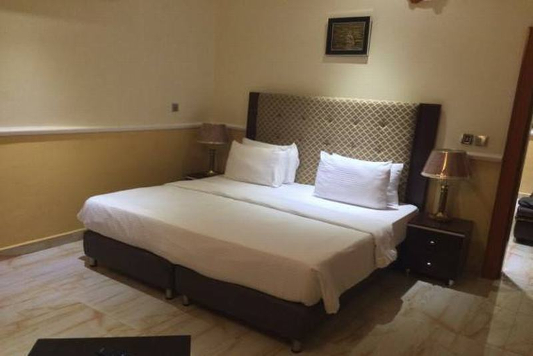 Bedroom 2, B's Hive Hotel & Suites, Wase