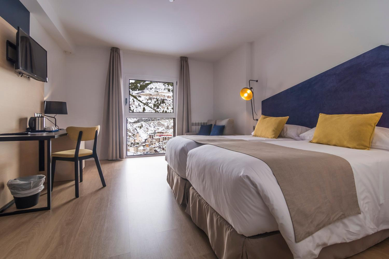 Bedroom 3, Hotel Roc Meler