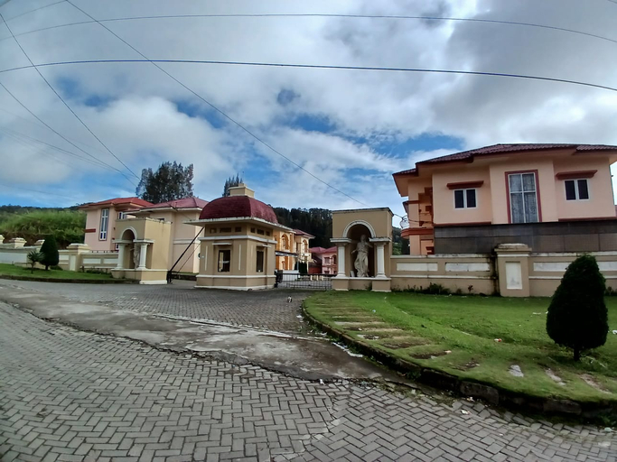 Exterior & Views 2, Villa Berastagi Resort C14, Karo