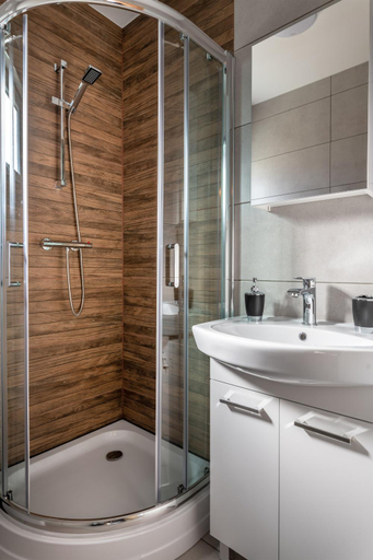 Bathroom 3, Przystanek Mewa, Puck