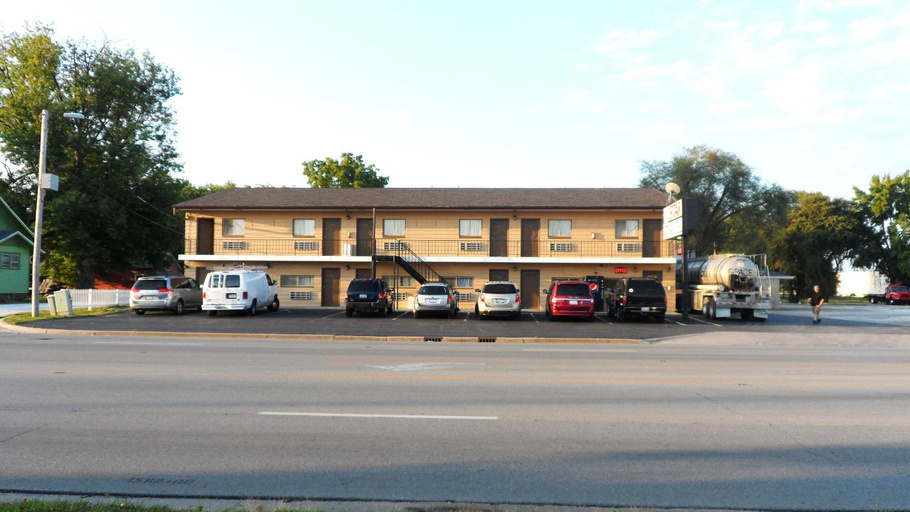 Others 5, Star Motel, McDonough