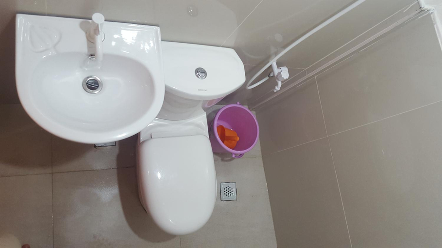 Bathroom 3, Guanna s Place, Daanbantayan
