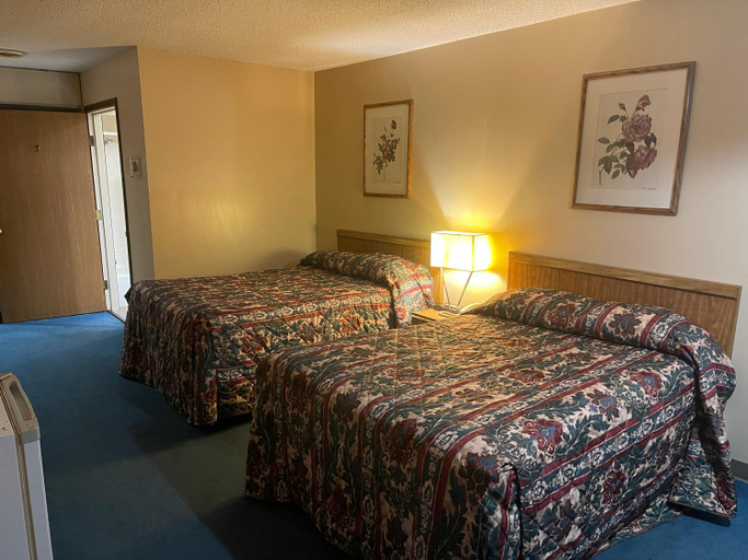 Bedroom 2, Dollinger's Motor Inn, Orleans
