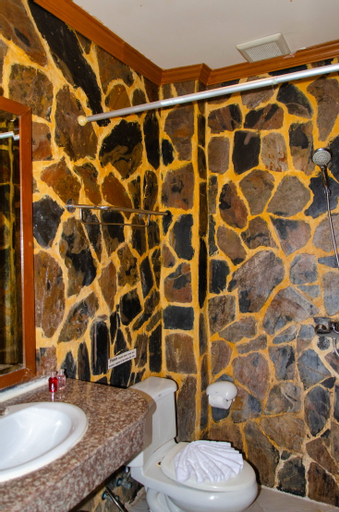 Bathroom 16