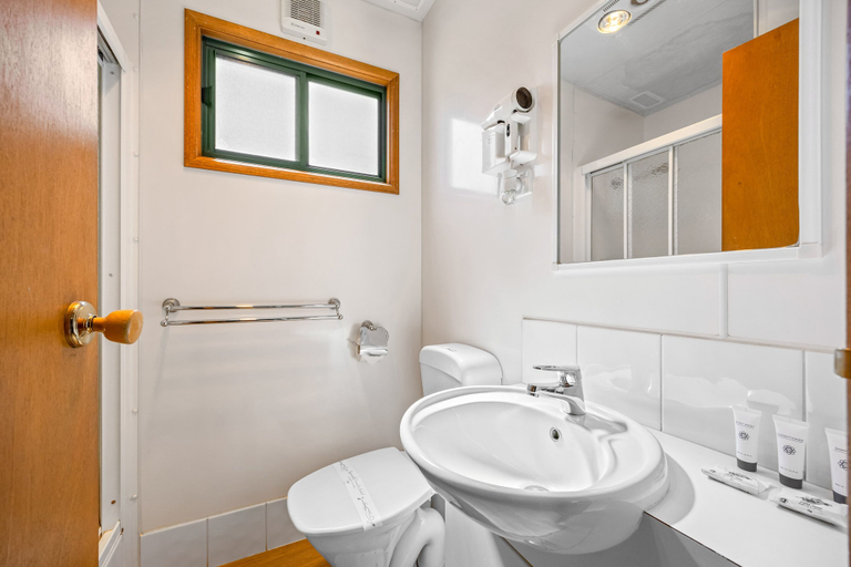 Bathroom 4, Eureka Stockade Holiday Park, Ballarat - Central