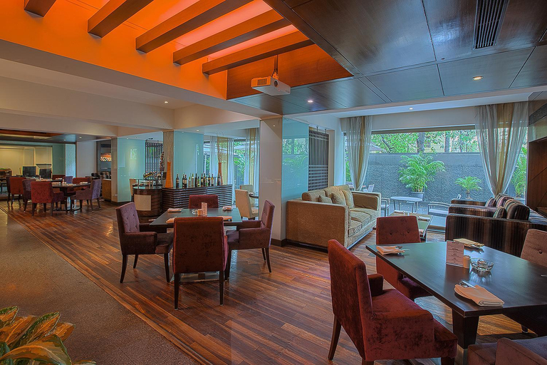Food & Drinks 5, Oakwood Residence Naylor Road Pune, Pune