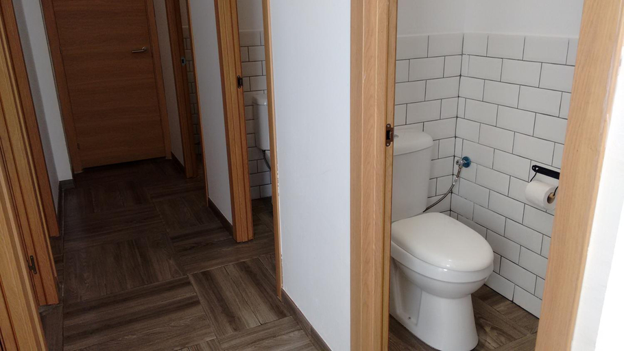 Bathroom 2, The Market Hostel, Alicante