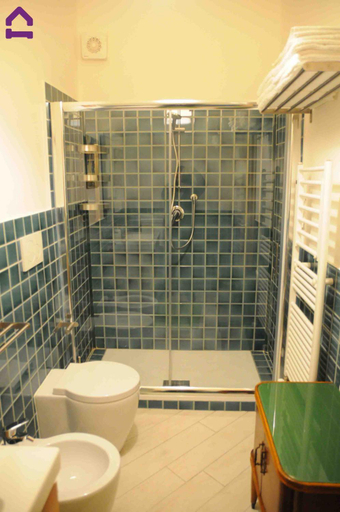 Bathroom 5, Luisa's Houses, Napoli