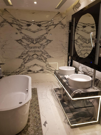 Bathroom 5, Royal M Hotel Abu Dhabi by Gewan, Abu Dhabi City