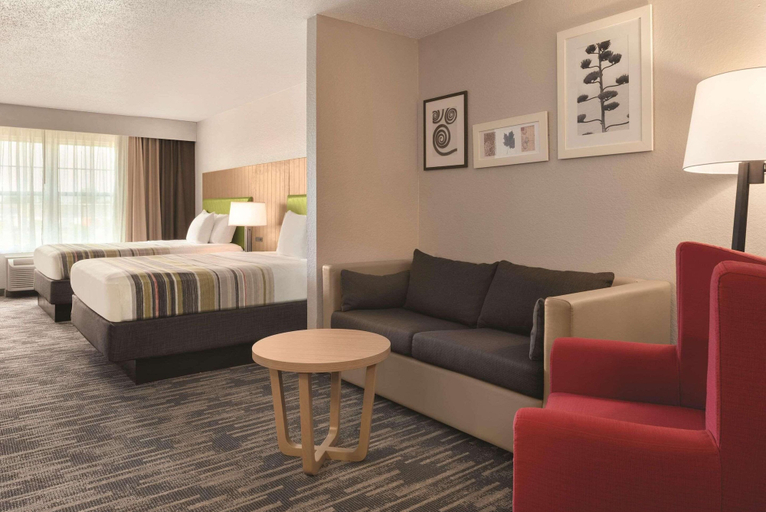 Bedroom 3, Country Inn & Suites by Radisson, Pella, IA, Marion
