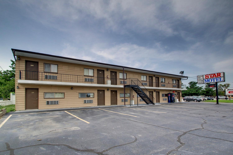 Others 3, Star Motel, McDonough