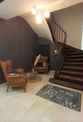 Lobby 4, A l'ombre des remparts, Aude