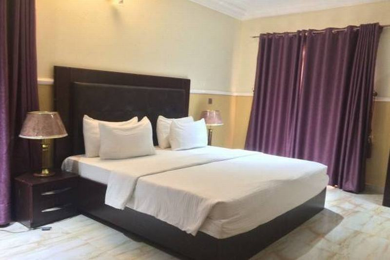 Bedroom 4, B's Hive Hotel & Suites, Wase