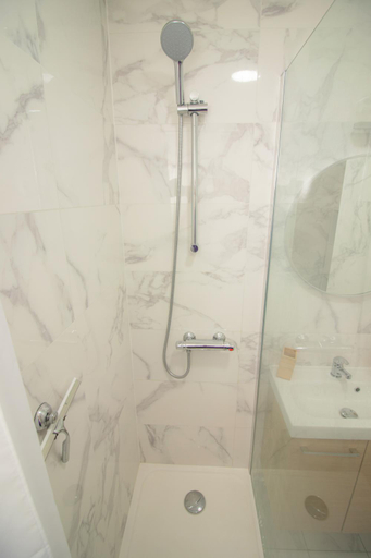 Bathroom 2, La Hearty Room Logement en Colocation, Hauts-de-Seine