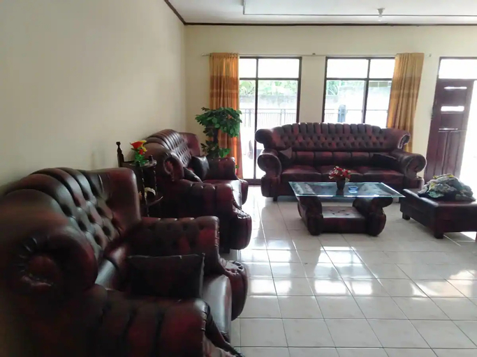 Bedroom 5, Villa Enos Lembang by GroRental, Bandung
