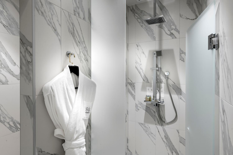 Bathroom 4