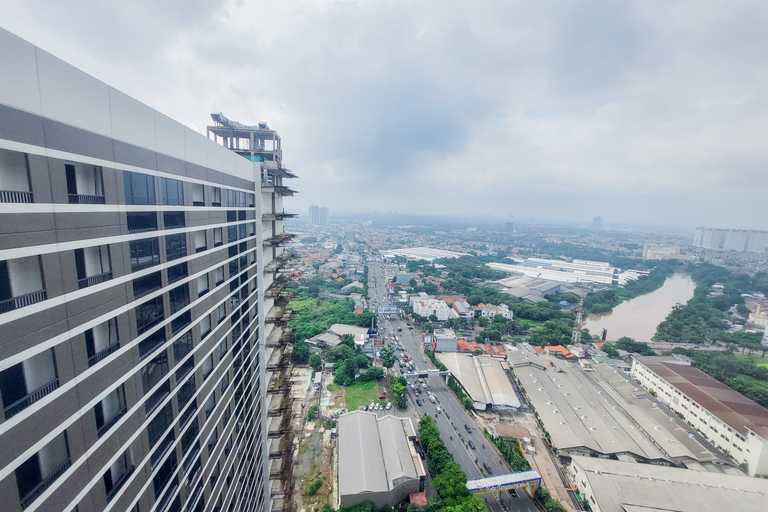 Exterior & Views, Cozy Stay Studio at Collins Boulevard Apartment By Travelio, Tangerang
