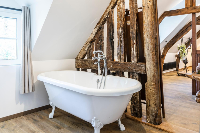 Bathroom 2, La Maison du Corsaire et Les Ateliers - deux adresses a Honfleur, Calvados