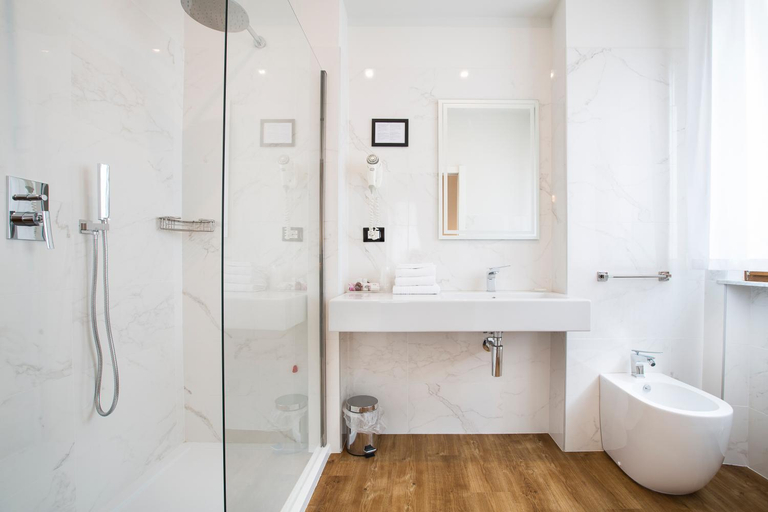 Bathroom 4, La Gustea Hotel and Cucina, Siena