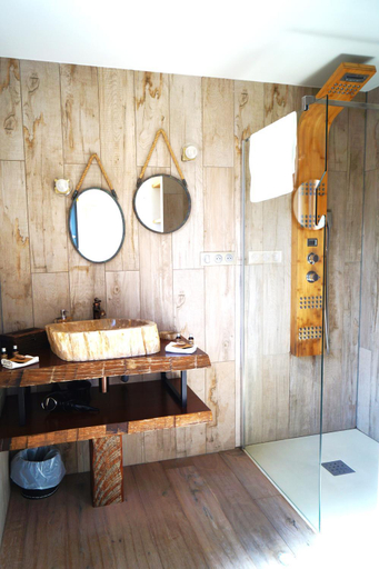 Bathroom 3, Ecolodges du Golf du Sauternais, Gironde