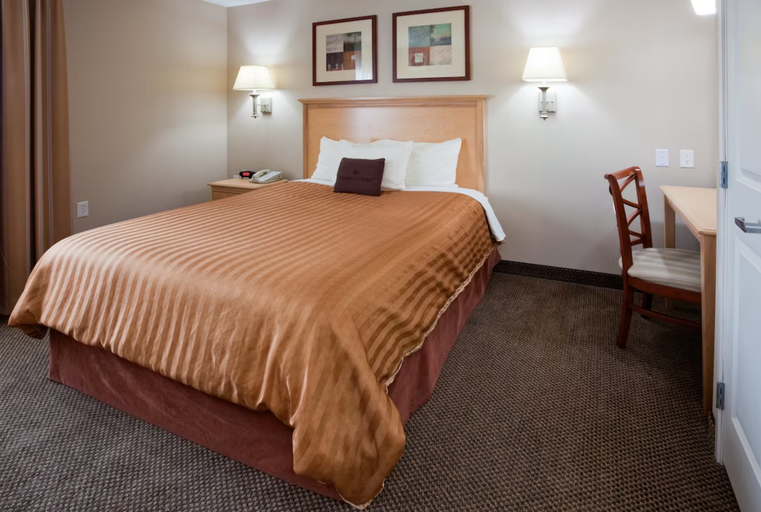 Bedroom 2, Candlewood Suites MILWAUKEE BROWN DEER, Milwaukee