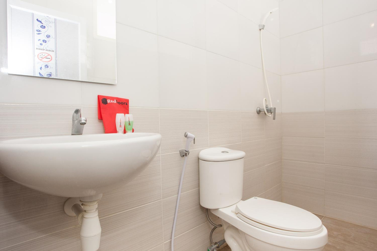 Bathroom 15