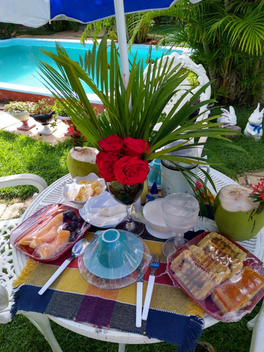Food & Drinks
