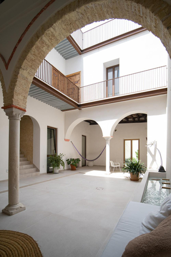 Others 5, Apartamentos Alcoba 13, Cádiz