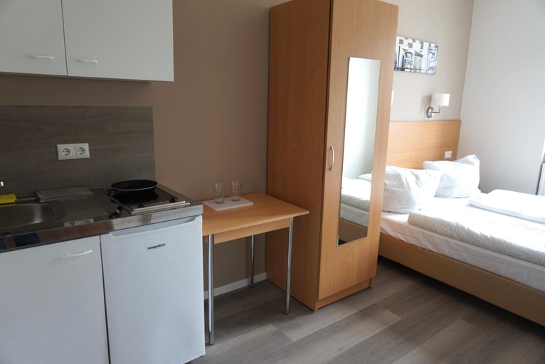 Bedroom 3, Apartment Hotel Wittenau, Berlin