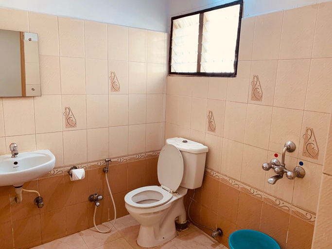 Bathroom, Khyathi Hotels, Hyderabad
