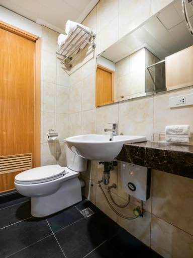 Bathroom 9