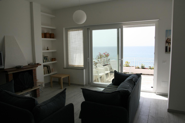 Others 4, Villa Laura - sul mare, Vibo Valentia