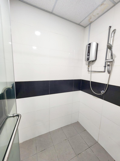 Bathroom 30