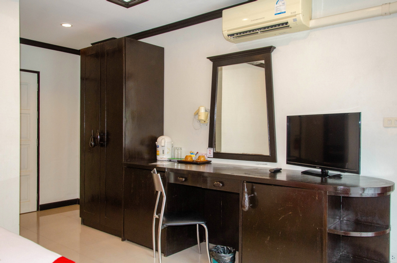Bathroom 14