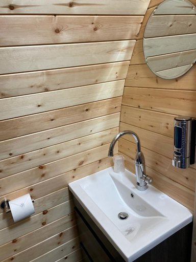 Bathroom, Conifer Cabins, Highland