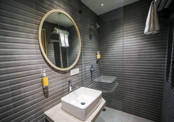 Bathroom 4, Bloom Hotel Juhu, Mumbai Suburban