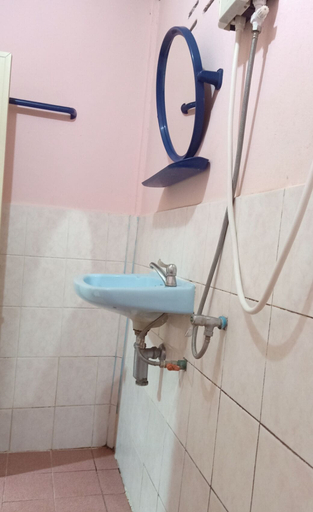 Bathroom 4, Canaan Guesthouse, Muang Kanchanaburi