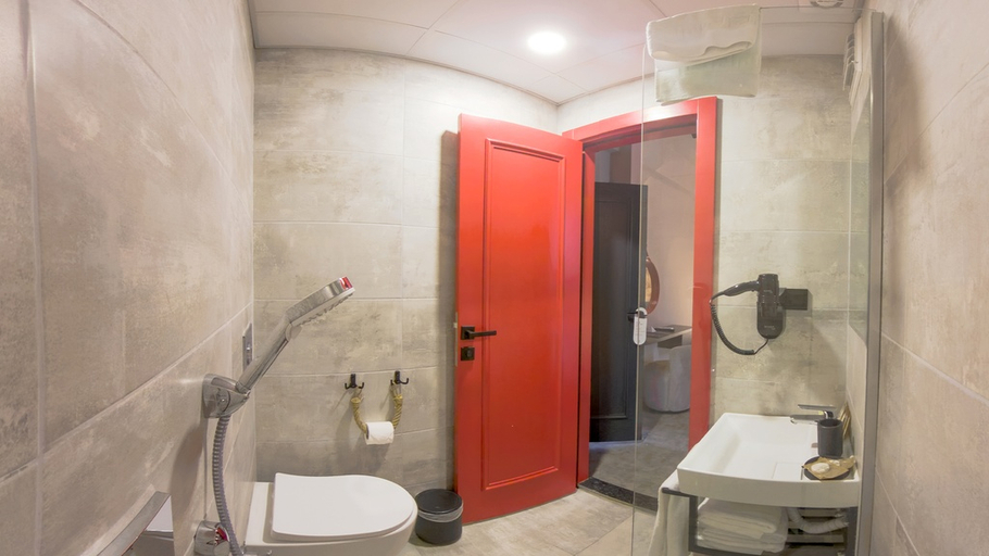 Bathroom 5, Golden Sun, Kemer