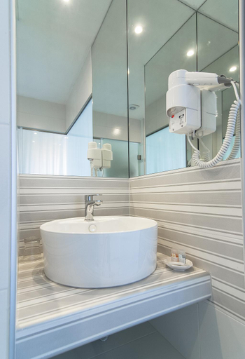 Bathroom 3, Kenta Beach Hotel, Thessaly